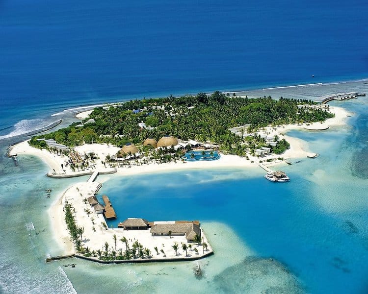 Holiday Inn Resort Kandooma Maldivi Turisticka agencija Salvador Travel Putovanja Maldivi Egzoticna putovanja 1